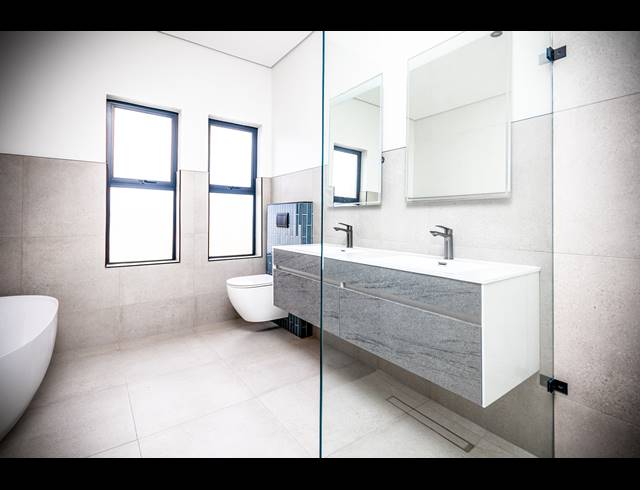 4 BEDROOM FREEHOLD FOR SALE IN SANDOWN